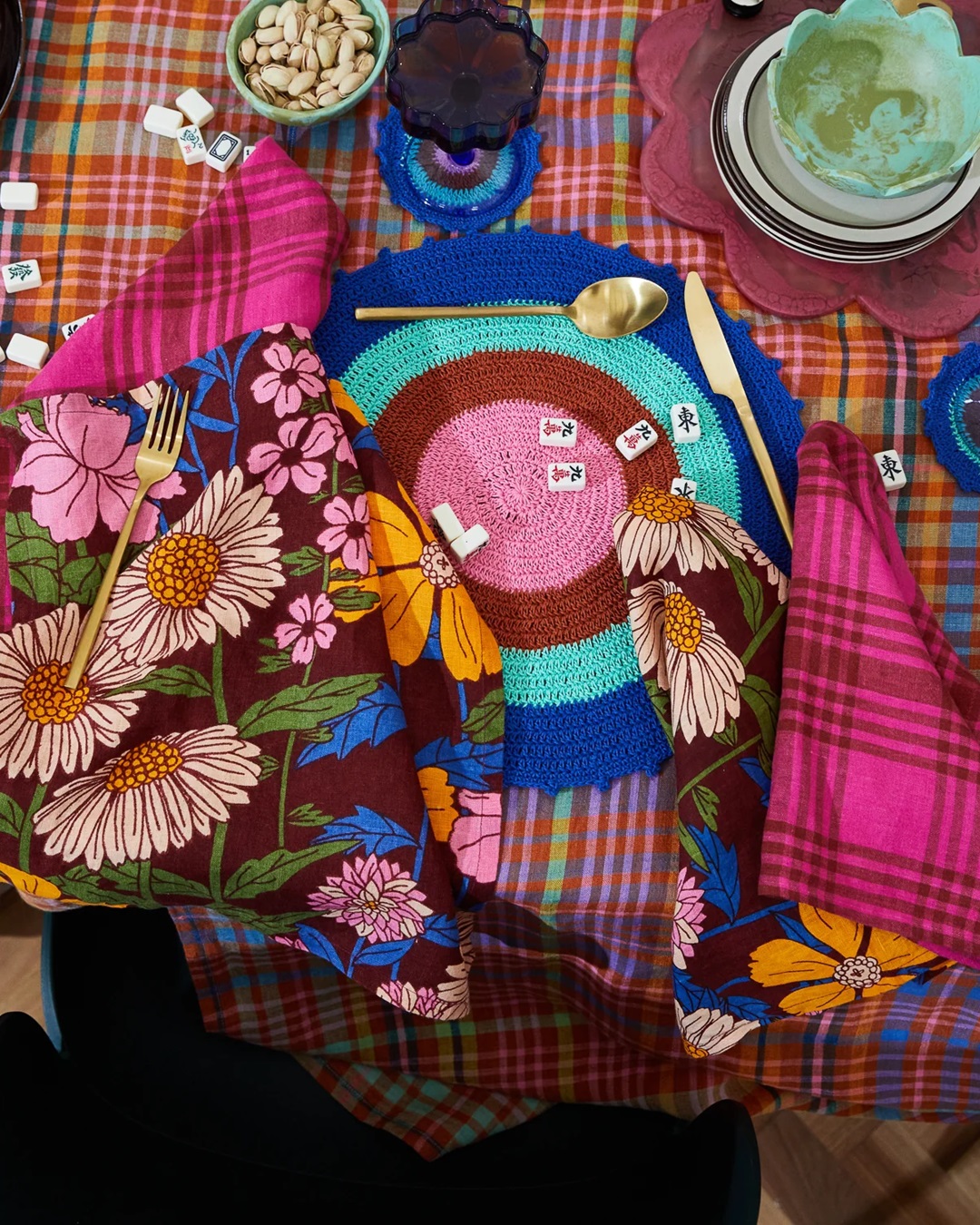 Colourful dining table with napkins