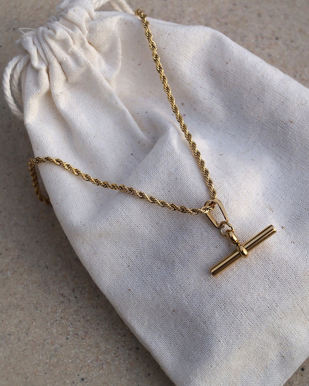 Gold chain necklace