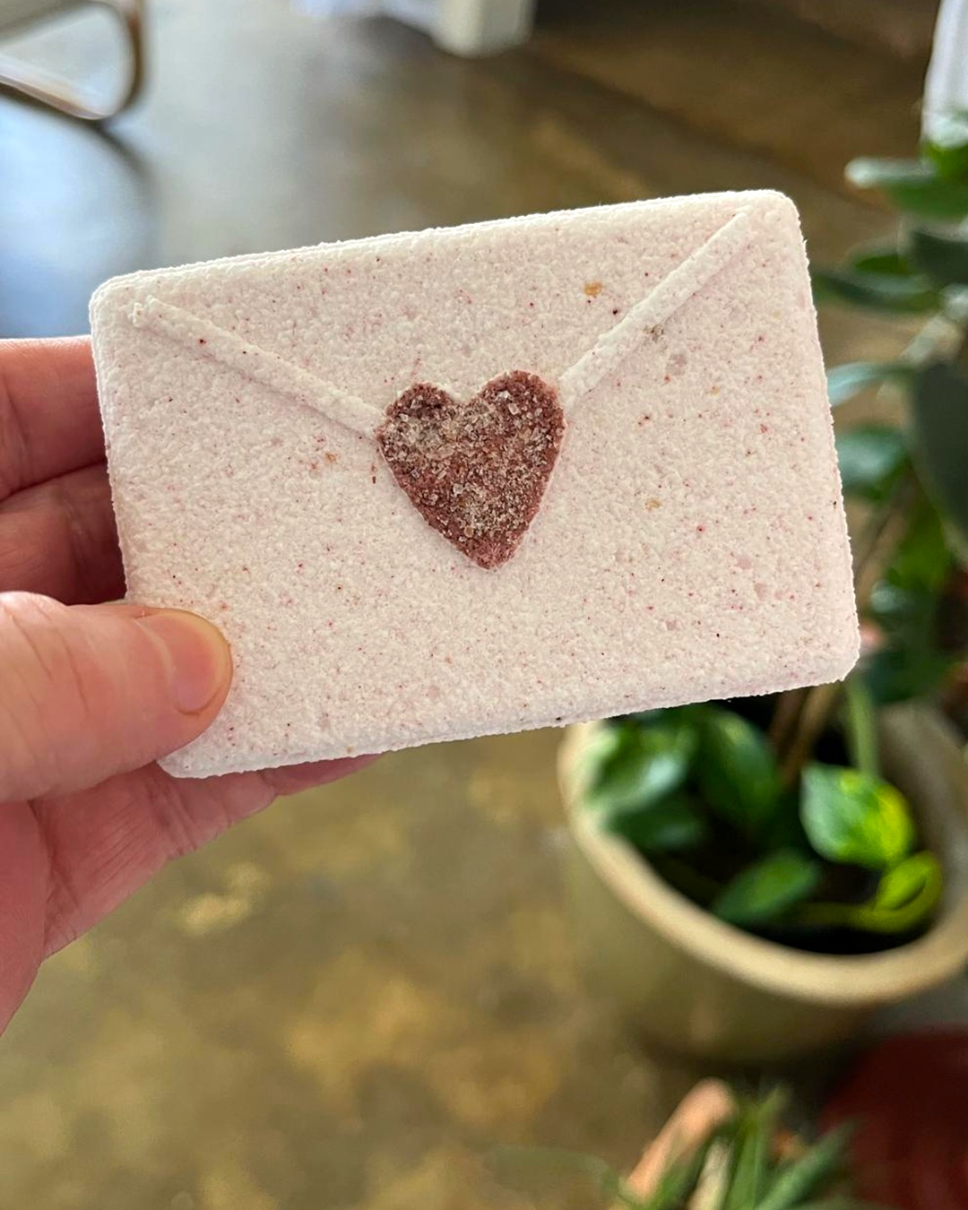 Heart envelope bath bomb