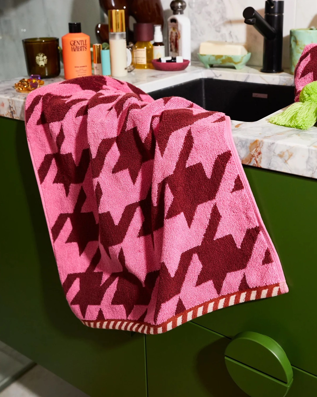 Pink geometric shapes towel