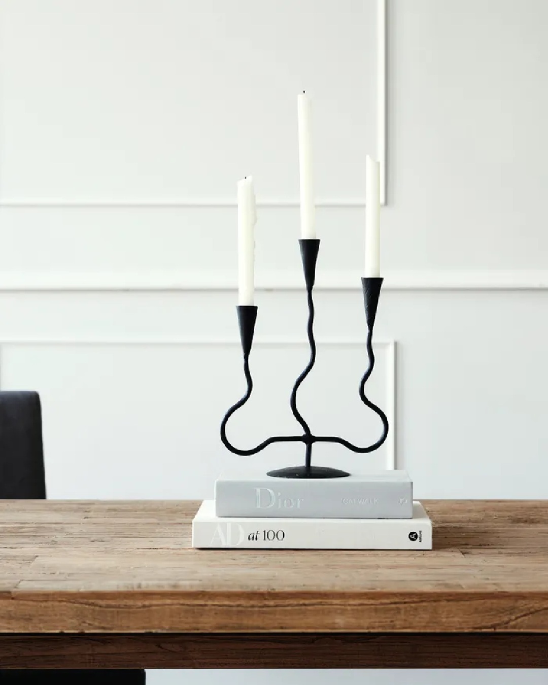 Wavy candle holder with 3 taper candles black