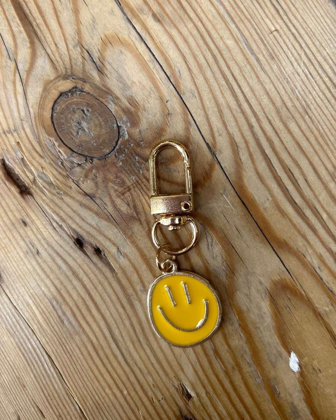 Yellow smiley face keyring